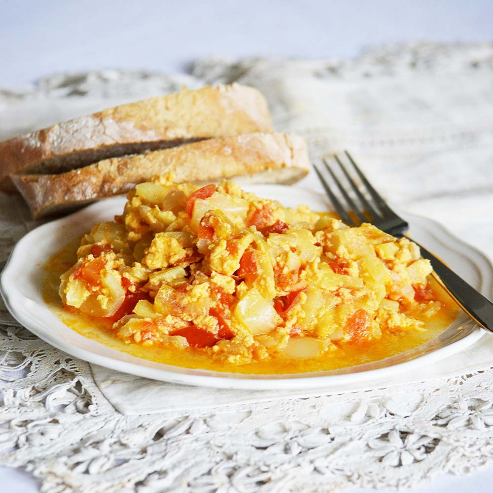 Make Lecsó! Ingredients: Yellow wax peppers (banana peppers), tomatos, eggs and onion./Photo: Myreille