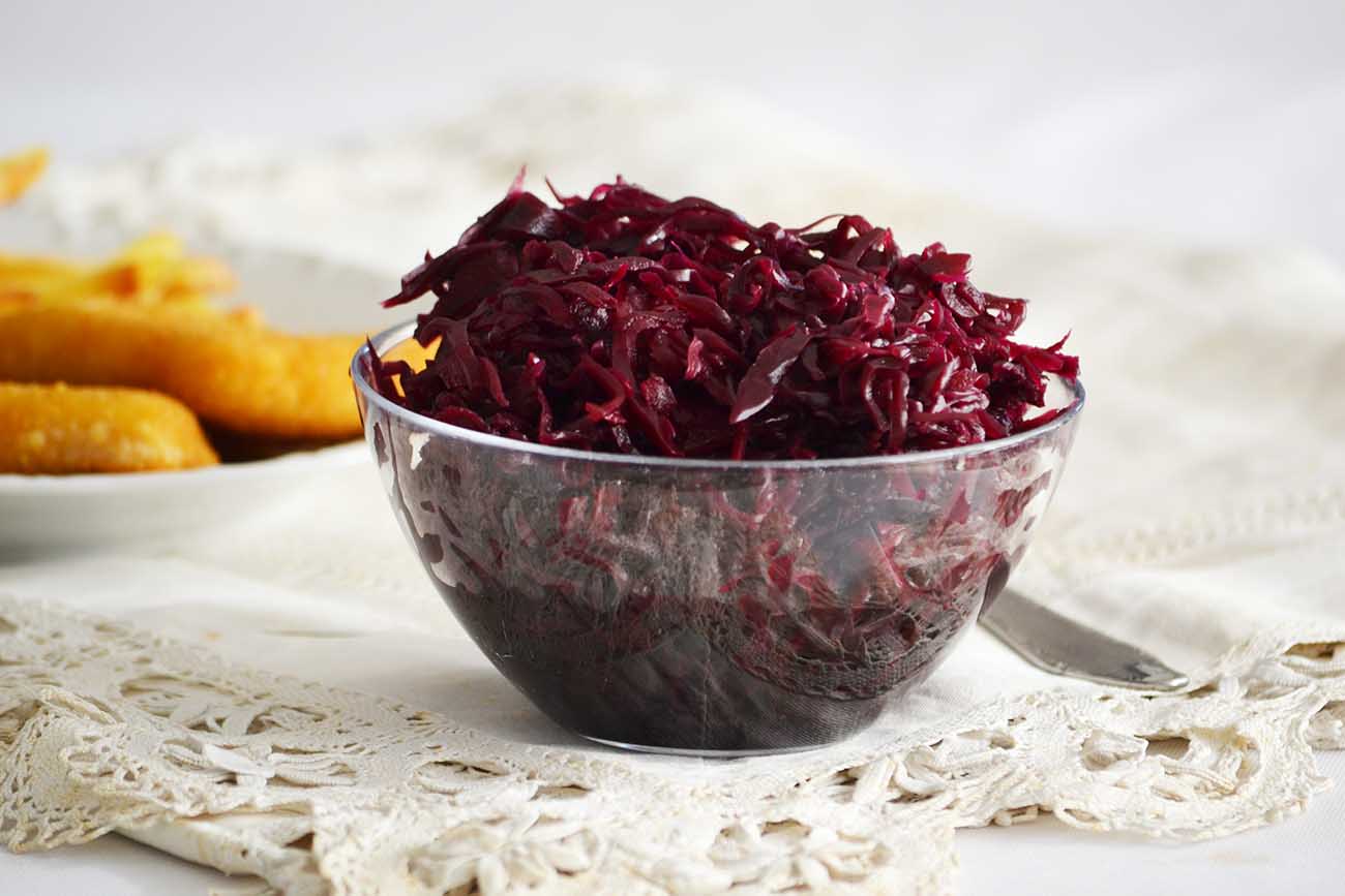 Red cabbage and beetroot salad recipe