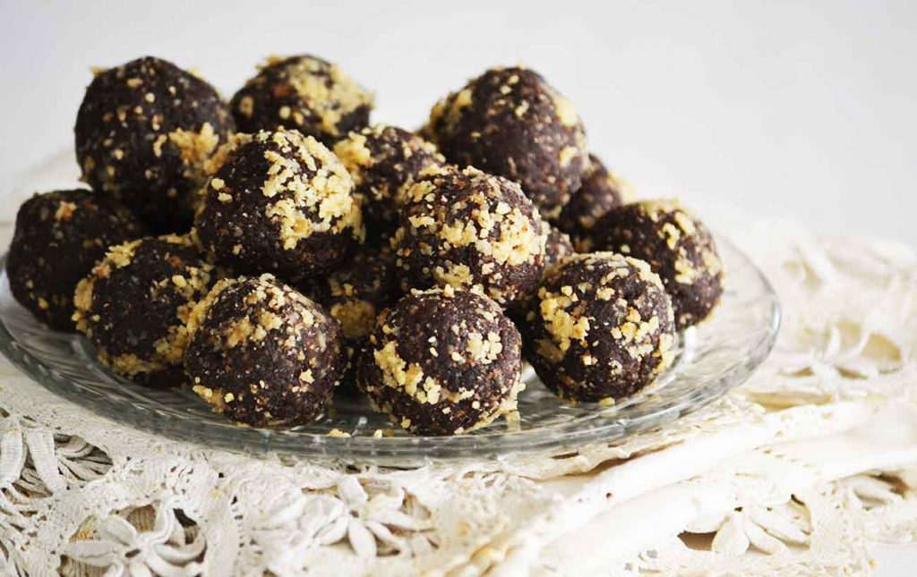 Date Balls (Chocolate & Orange)